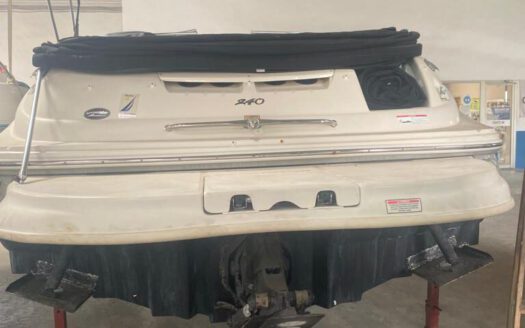 SEA RAY 240 SUNDECK